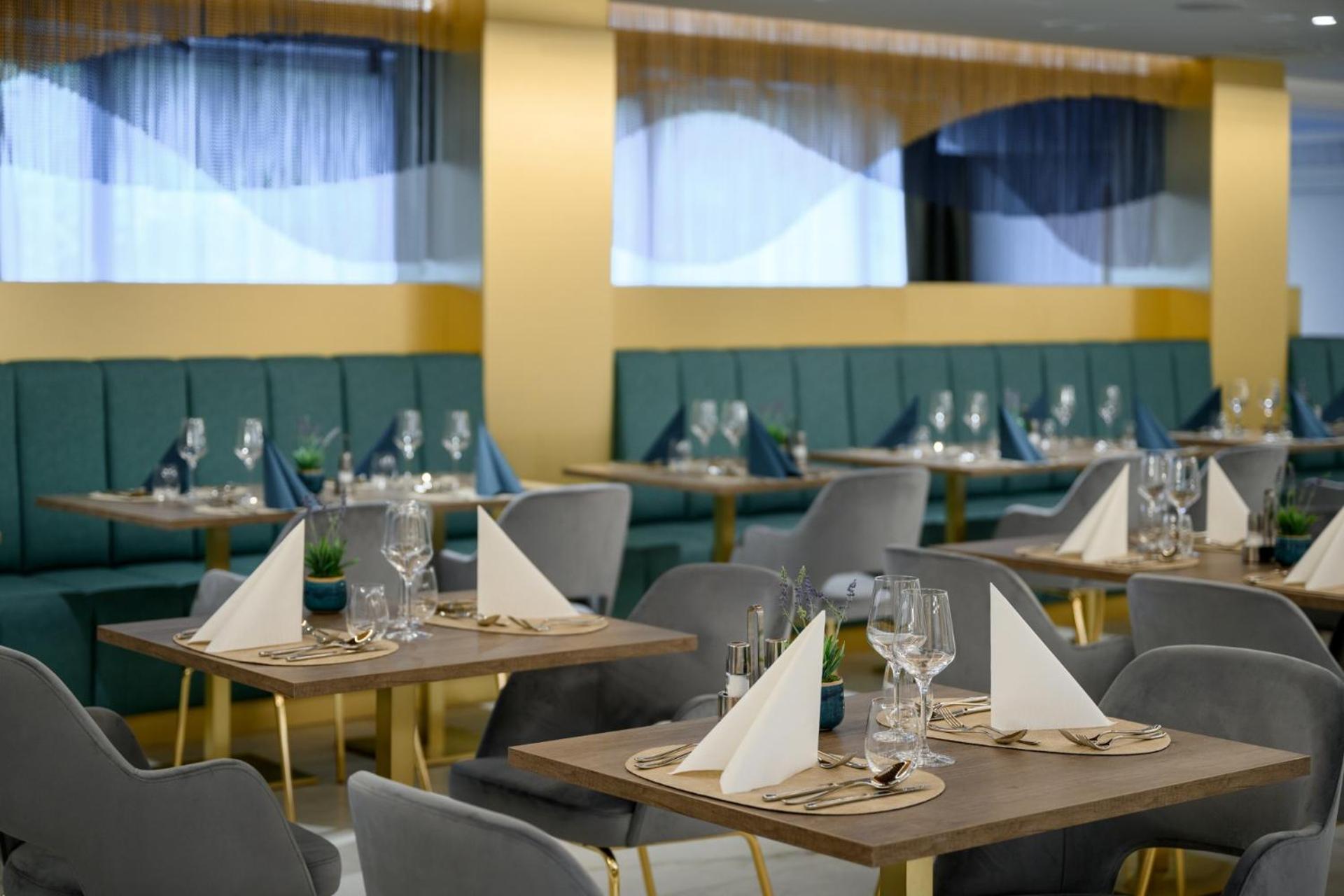 Kenese Bay Garden Resort & Conference Balatonkenese Dış mekan fotoğraf